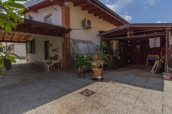 casa indipendente in vendita a Borgonovo Val Tidone
