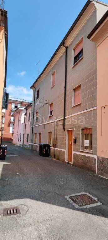 casa indipendente in vendita a Borgonovo Val Tidone