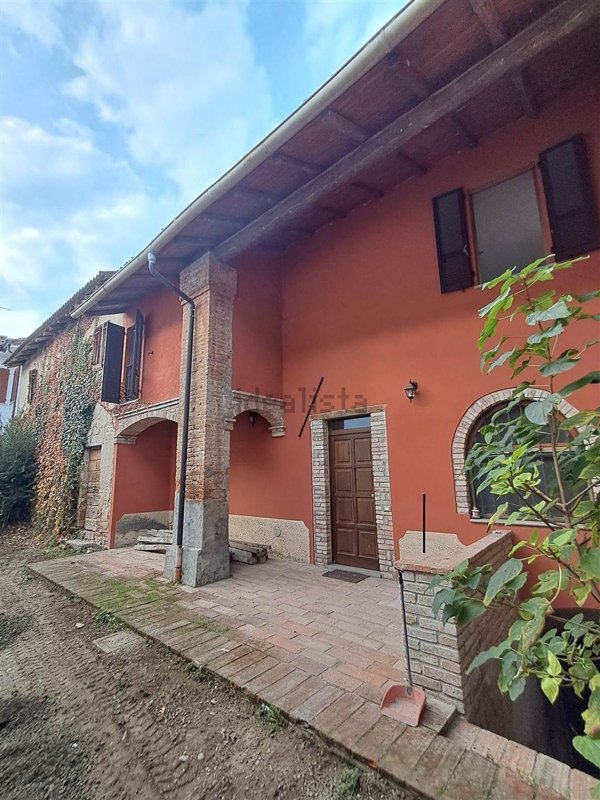 casa semindipendente in vendita a Borgonovo Val Tidone in zona Mottaziana