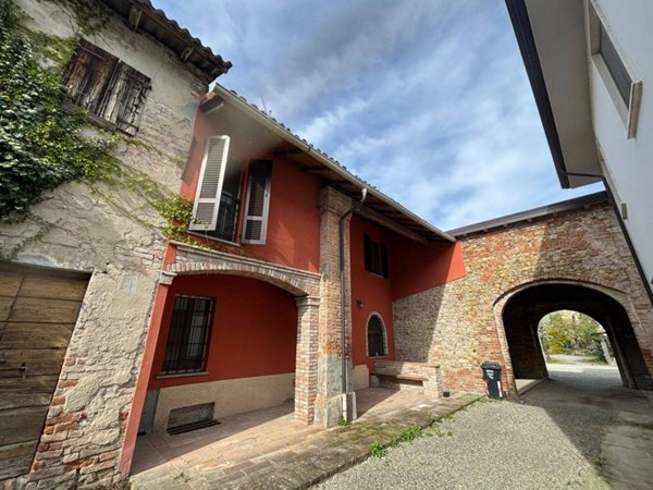 casa indipendente in vendita a Borgonovo Val Tidone in zona Mottaziana