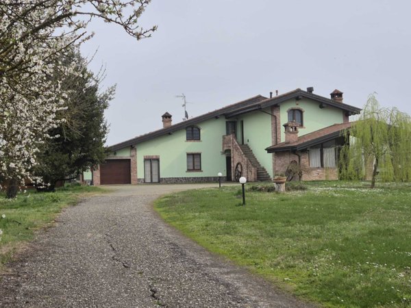 casa indipendente in vendita a Borgonovo Val Tidone