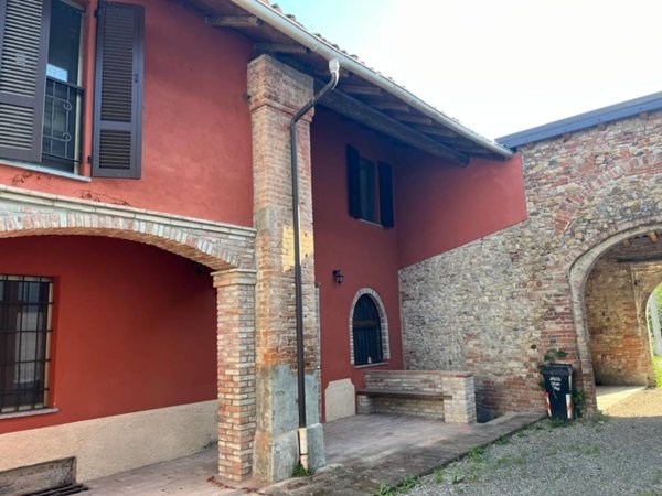 casa indipendente in vendita a Borgonovo Val Tidone in zona Mottaziana