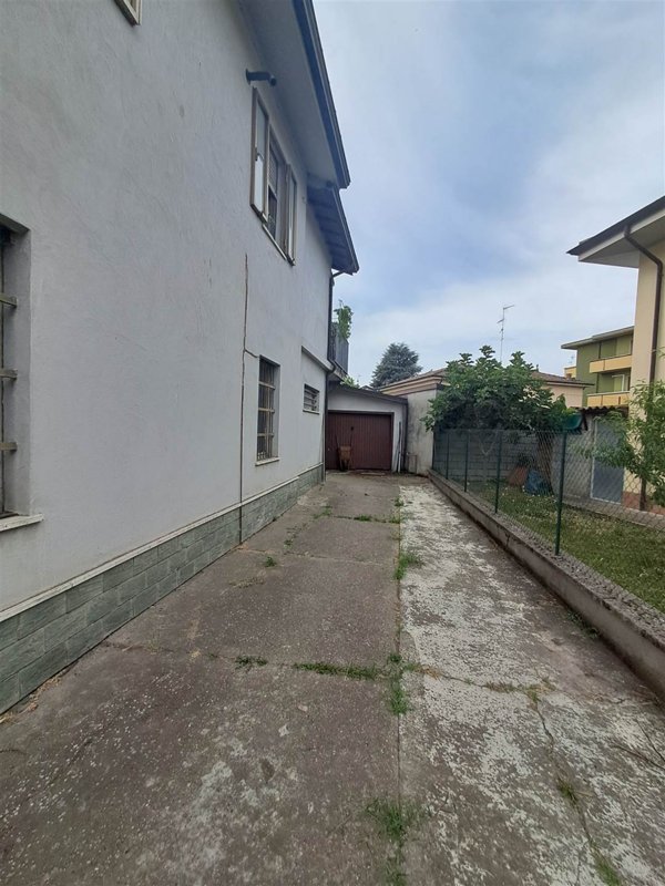casa indipendente in vendita a Borgonovo Val Tidone