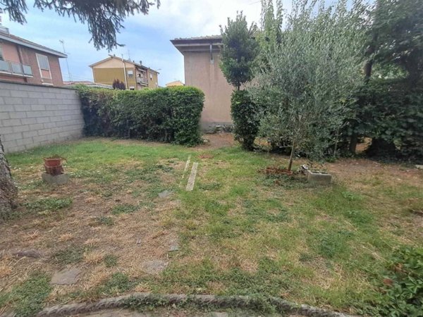 casa indipendente in vendita a Borgonovo Val Tidone