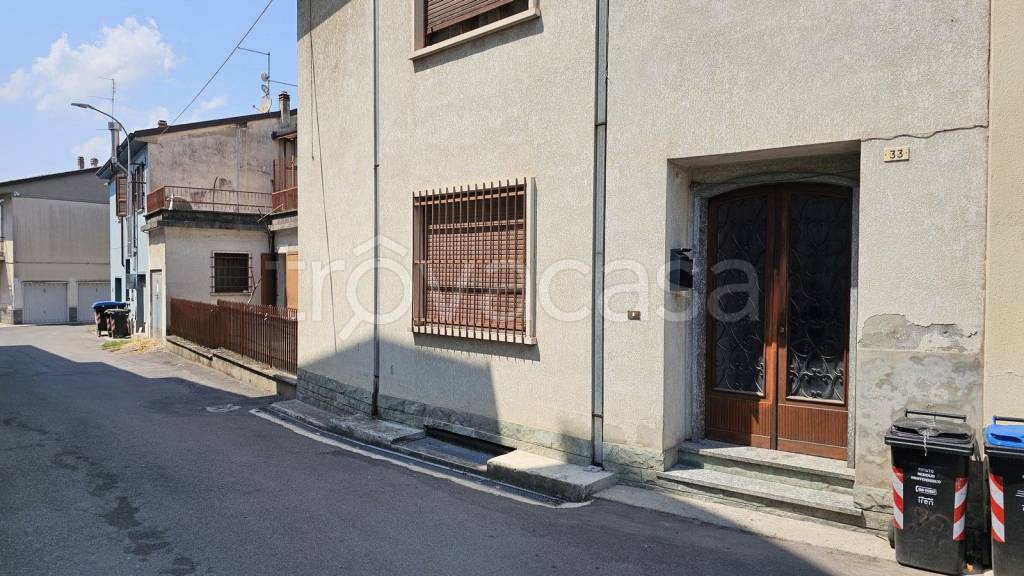casa indipendente in vendita a Borgonovo Val Tidone