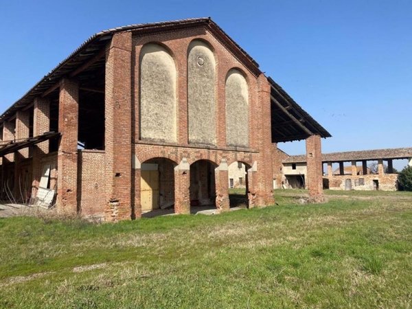 casale in vendita a Borgonovo Val Tidone