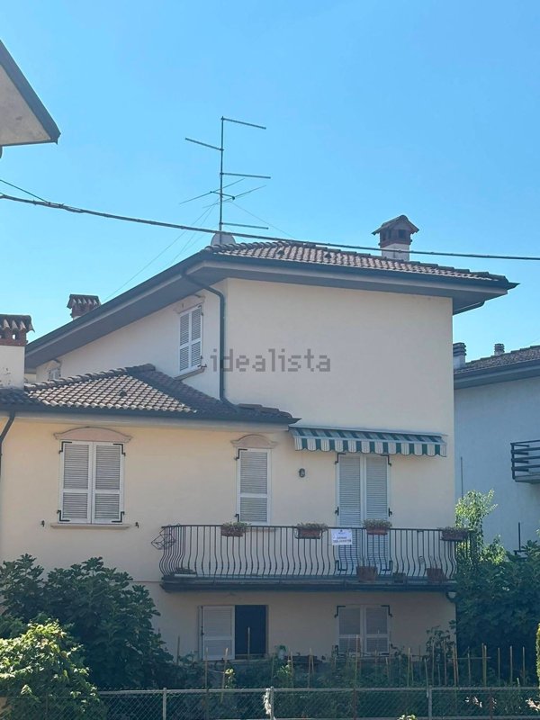 casa indipendente in vendita a Borgonovo Val Tidone