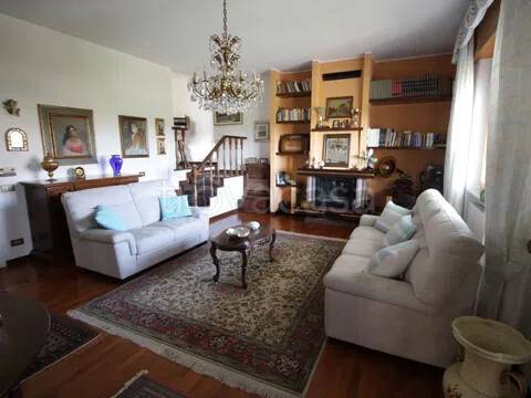 casa indipendente in vendita a Borgonovo Val Tidone