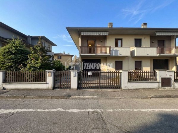 casa indipendente in vendita a Borgonovo Val Tidone