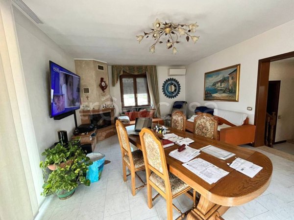 casa indipendente in vendita a Cadeo in zona Roveleto