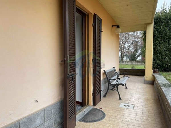 casa indipendente in vendita a Cadeo