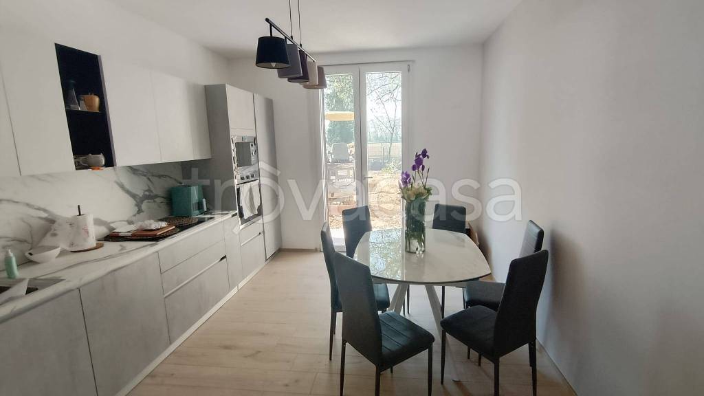 casa indipendente in vendita a Cadeo
