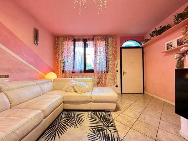 casa indipendente in vendita a Cadeo in zona Fontana Fredda