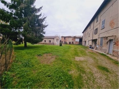 intera palazzina in vendita a Cadeo