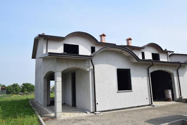 casa indipendente in vendita a Cadeo in zona Roveleto