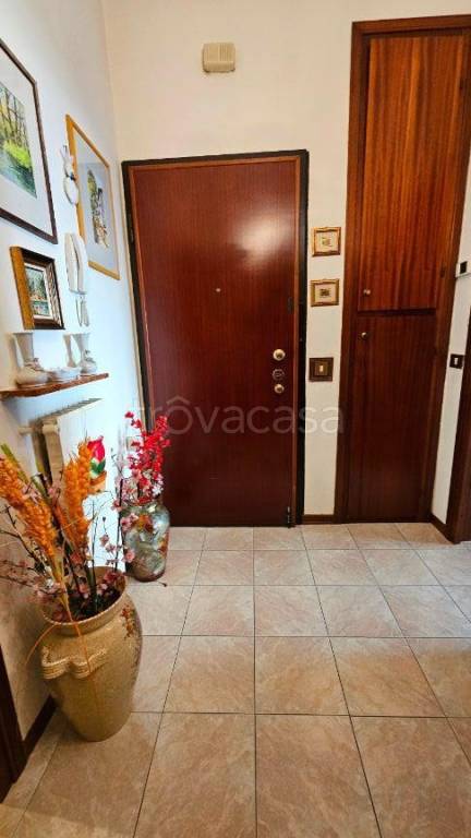 appartamento in vendita a Cadeo in zona Roveleto