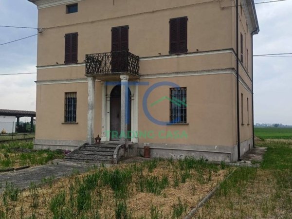 casa indipendente in vendita a Cadeo in zona Saliceto