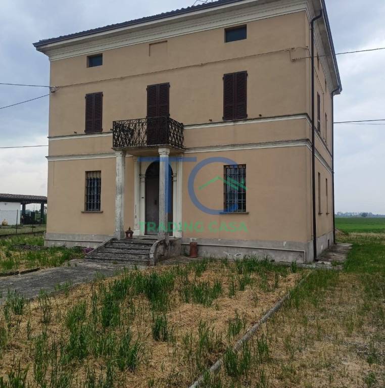 casa indipendente in vendita a Cadeo in zona Saliceto
