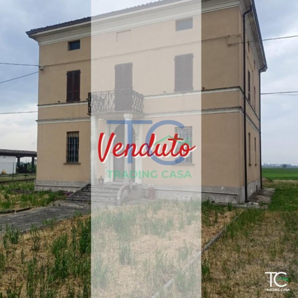 casa indipendente in vendita a Cadeo