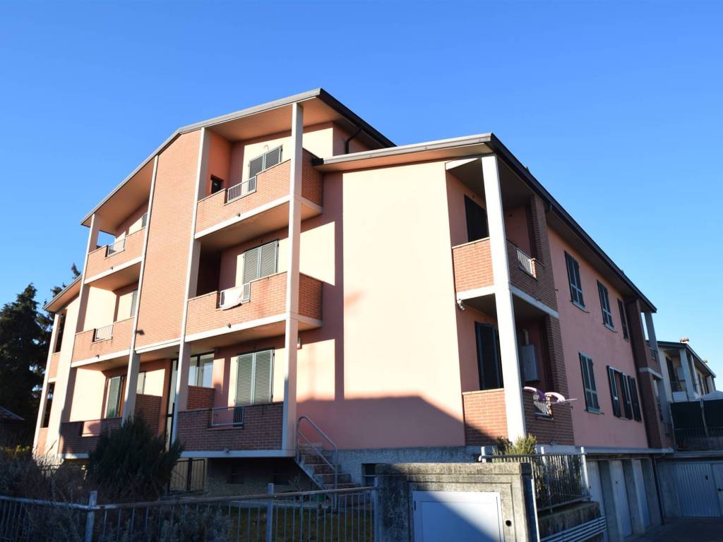 appartamento in vendita a Cadeo in zona Roveleto