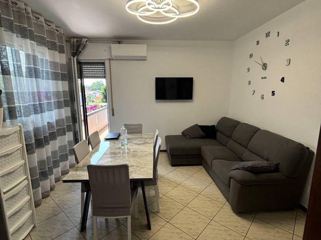appartamento in vendita a Cadeo in zona Roveleto
