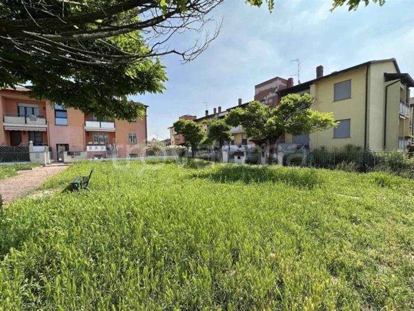 appartamento in vendita a Cadeo in zona Fontana Fredda