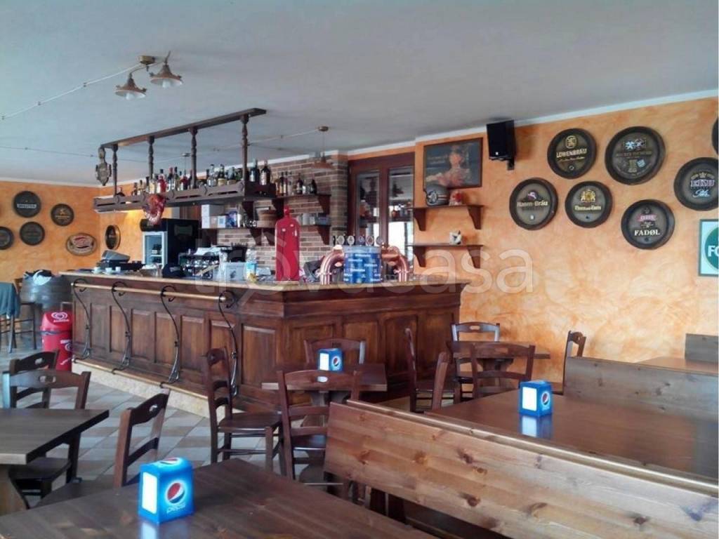 negozio in vendita a Cadeo in zona Roveleto