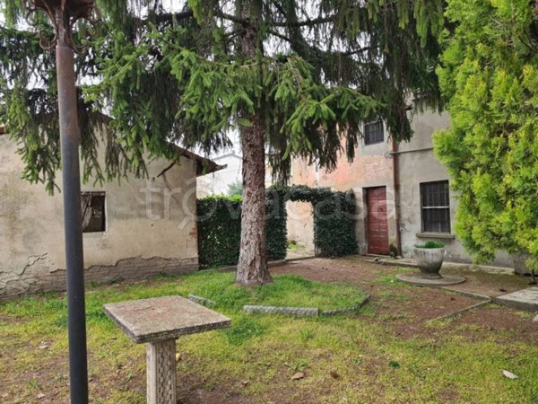 casa indipendente in vendita a Cadeo