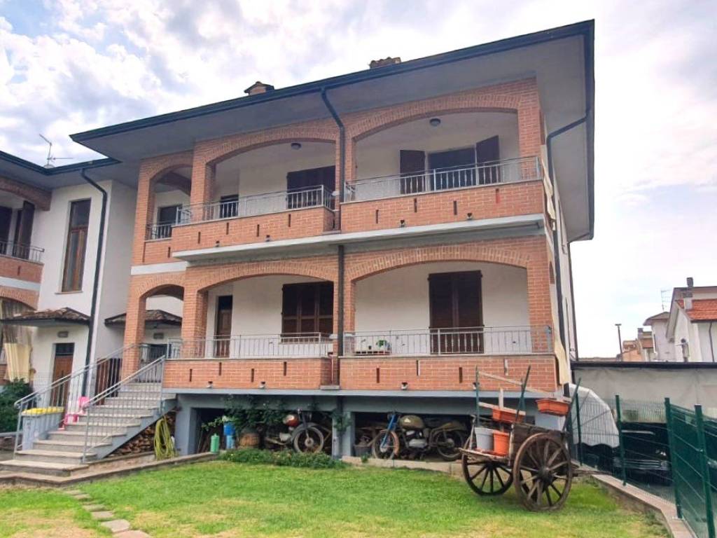 casa indipendente in vendita a Cadeo in zona Fontana Fredda