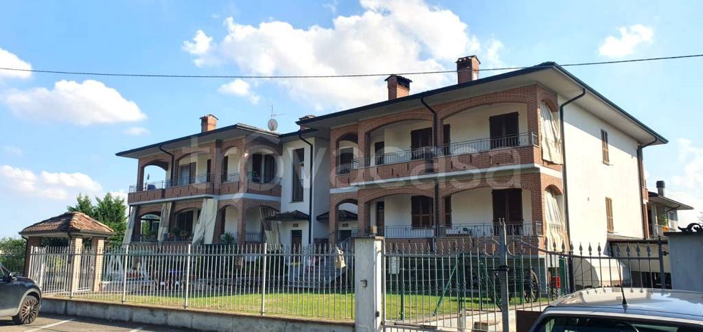 casa indipendente in vendita a Cadeo in zona Fontana Fredda