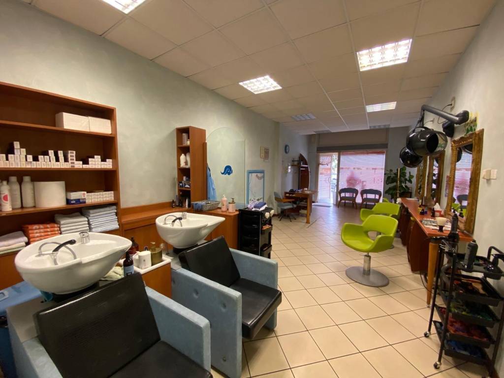 negozio in vendita a Cadeo in zona Roveleto