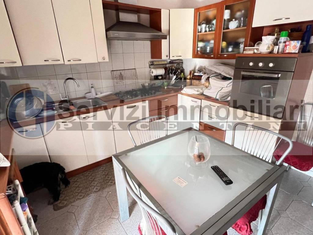 appartamento in vendita a Cadeo in zona Roveleto