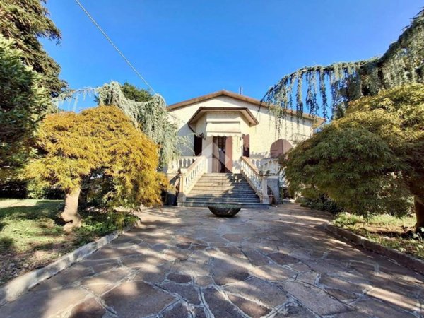 casa indipendente in vendita a Cadeo in zona Fontana Fredda