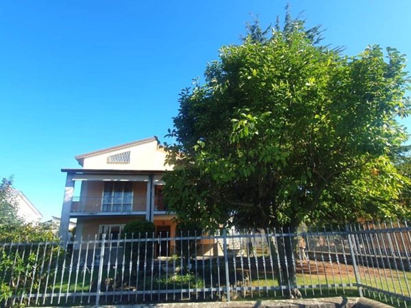 casa indipendente in vendita a Cadeo in zona Fontana Fredda