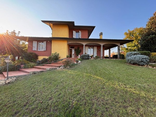 casa indipendente in vendita a Cadeo in zona Roveleto