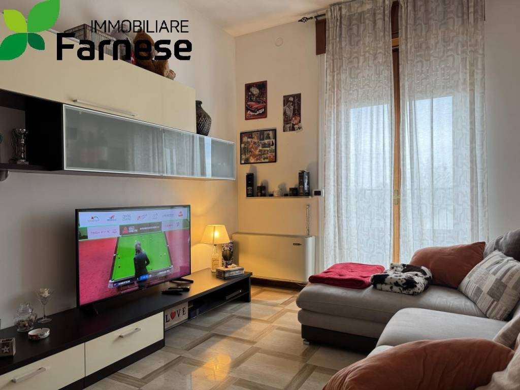 appartamento in vendita a Cadeo in zona Roveleto