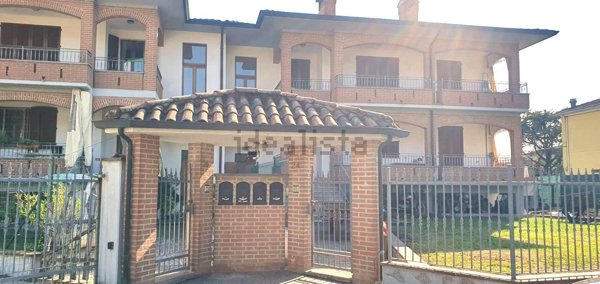 appartamento in vendita a Cadeo in zona Fontana Fredda