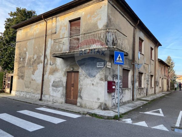 casa indipendente in vendita a Cadeo in zona Fontana Fredda
