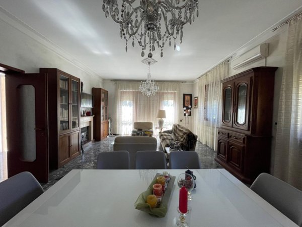 casa indipendente in vendita a Cadeo in zona Roveleto