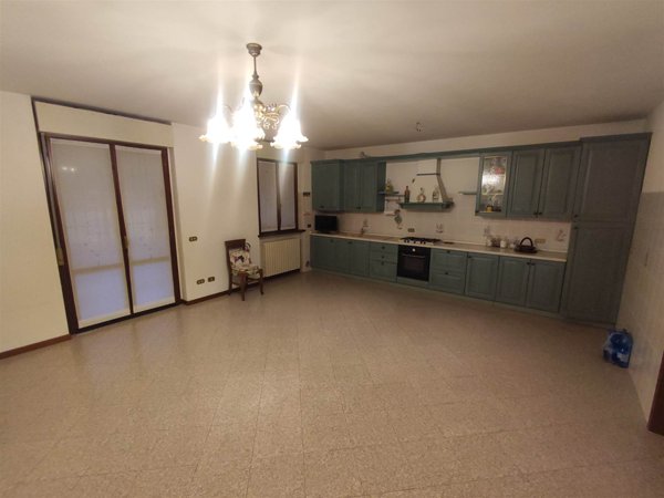 appartamento in vendita a Cadeo in zona Roveleto