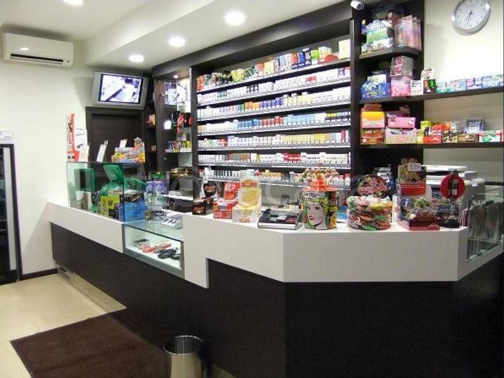 negozio in vendita a Cadeo in zona Roveleto