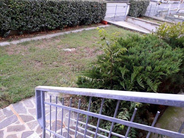 casa indipendente in vendita a Cadeo in zona Roveleto