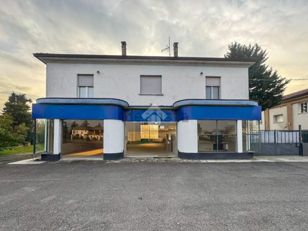 quadrivano in vendita a Cadeo in zona Roveleto