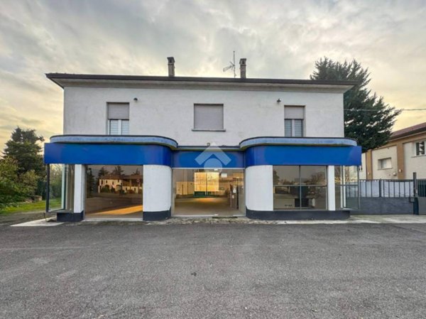 quadrivano in vendita a Cadeo in zona Roveleto