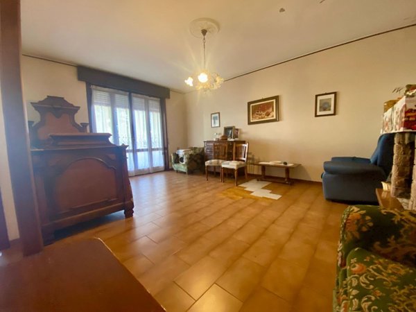 appartamento in vendita a Cadeo in zona Roveleto