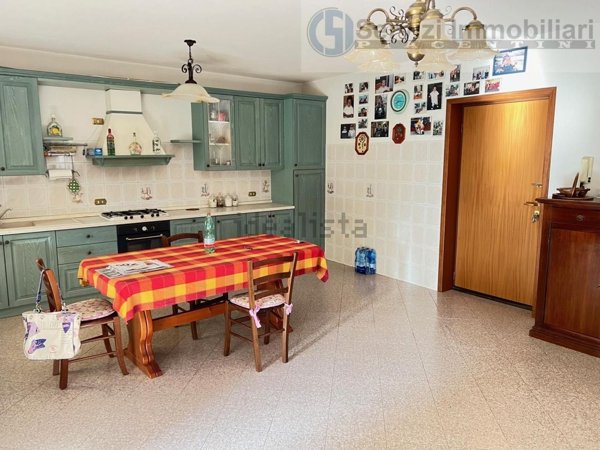 appartamento in vendita a Cadeo in zona Roveleto