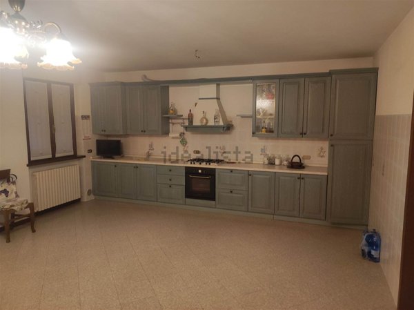 appartamento in vendita a Cadeo in zona Roveleto