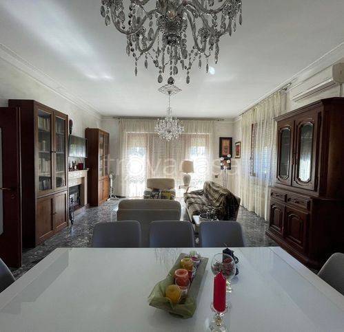 casa indipendente in vendita a Cadeo in zona Roveleto