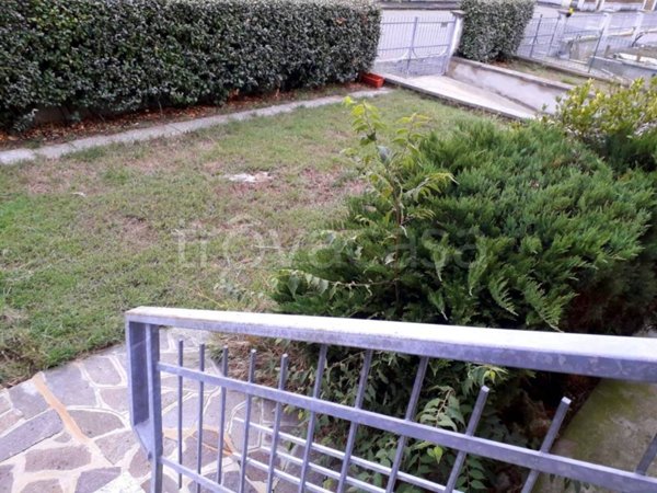 casa indipendente in vendita a Cadeo in zona Roveleto