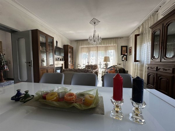 casa indipendente in vendita a Cadeo in zona Roveleto